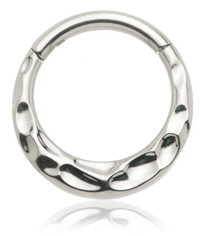 Ti Couture Front Facing Hammered Hinged Ring